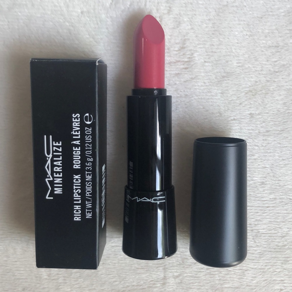 MAC mineralized lipstick Elegant Accent